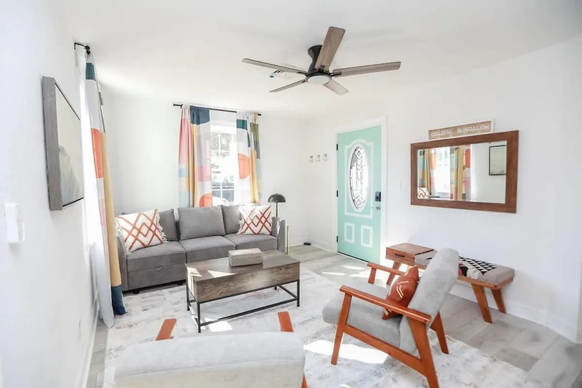 Sojourn Coastal Cottage 3 Br Norfolk 0*,  United States