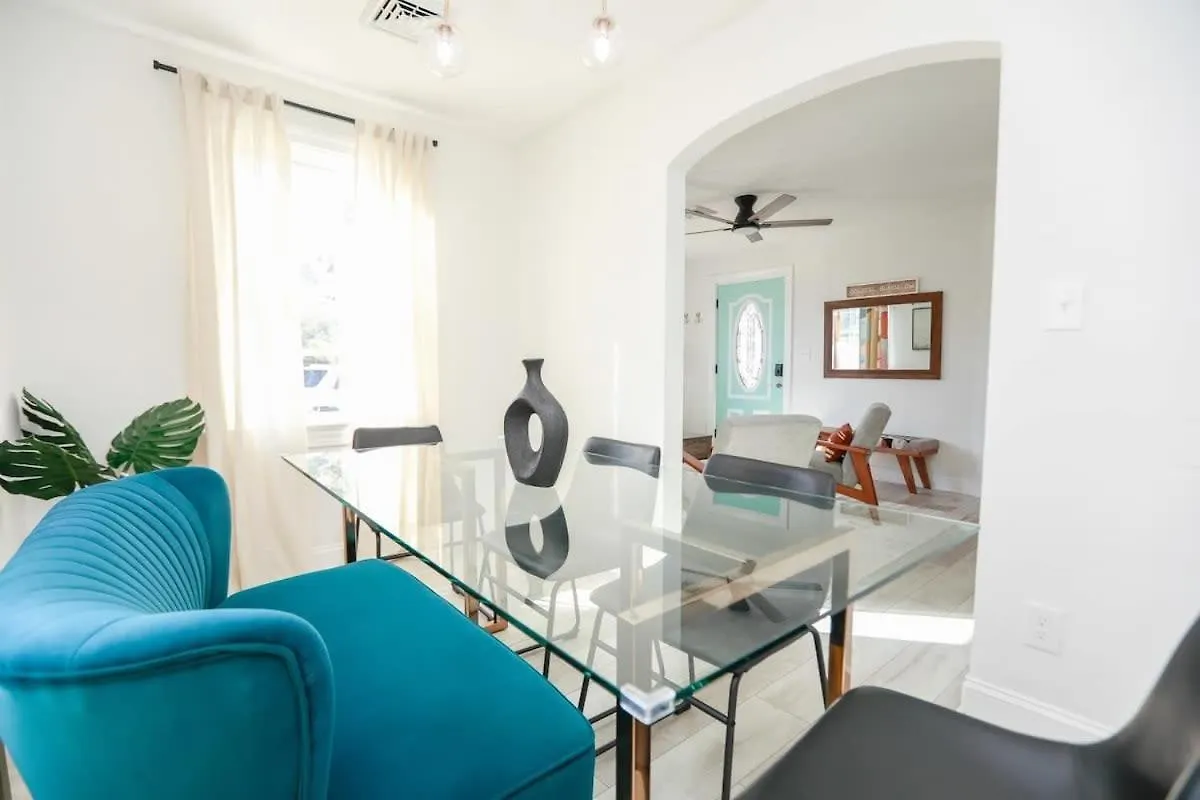 Sojourn Coastal Cottage 3 Br Norfolk