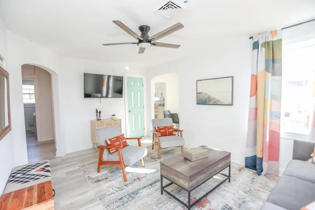 Sojourn Coastal Cottage 3 Br Norfolk 0*,